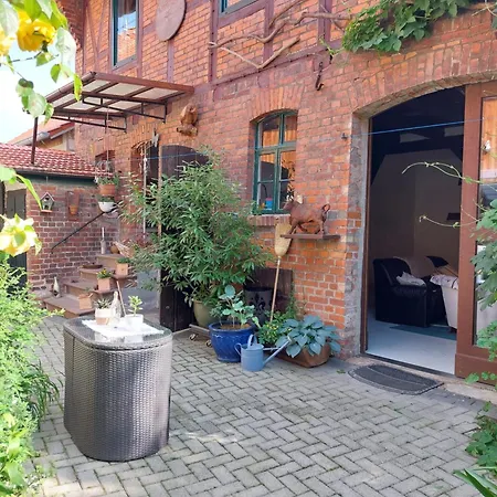 Thebackyard Apartman *